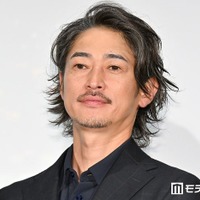 PINKY、夫・窪塚洋介の誕生日祝福 家族ショット公開「ビジュアル強すぎ」「飾り付けのセンス抜群」の声