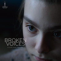 美しいハーモニーの裏で起きていた事件…チェコ名門合唱団の少女の実話を映画化『ブロークン・ヴォイス』9月公開