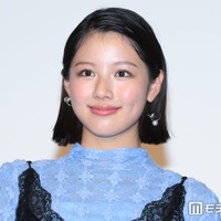 元日向坂46渡邉美穂、スリットから圧巻美脚のぞく「色っぽい」「スタイル抜群」と反響