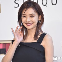 倉科カナ、美背中開放の上品ドレス姿が話題「女神のような神々しさ」「まさにエレガント」