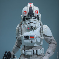 インペリアル・レムナント AT-ATドライバーフィギュア© &  Lucasfilm Ltd.