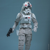 インペリアル・レムナント AT-ATドライバーフィギュア© &  Lucasfilm Ltd.