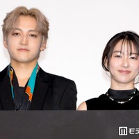 映画「死神バーバー」完成披露試写会に出席した日穏、桜井日奈子（C）モデルプレス