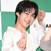 滅ポーズを披露する曽野舜太（C）モデルプレス