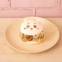 【大阪限定】ちいかわたこせんバーガー／「ちいかわベーカリー OSAKA」©nagano