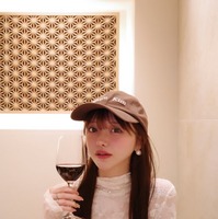 【キャバ嬢のご褒美グルメ】「6皿一気に頼みます」計1万8000円のカニ・罪悪感なしカップラーメン・会員制焼き鳥屋など