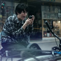 『藁にもすがる獣たち』©曽根圭介/講談社 ©2026「藁にもすがる獣たち」製作委員会