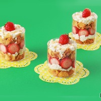 いちごとチーズのさっぱりパフェ