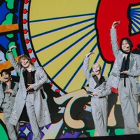 Aぇ! group、4人体制初ツアーでドーム宣言 天井ゴンドラ＆巨大ランウェイに横アリ熱狂【ライブレポート／Aぇ! group LIVE TOUR 2026 Runway】