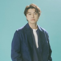勝地涼／撮影：コウ ユウシエン
