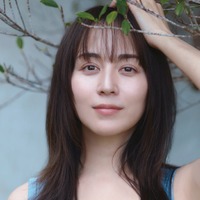 比嘉愛未（撮影：三宮幹史／『FRIDAY』2026年7月16日発売号より）