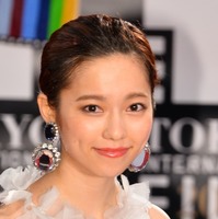 島崎遥香【写真：竹内みちまろ】