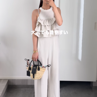 シンプルカラーをエッジィに着る。ひとクセある着こなしがオシャレな40代の夏スタイル
