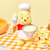 POOH HUNNY DAY 2026／クッション 3,000円 ぬいぐるみ 4,600円 ぬいぐるみキーチェーン 3,300円