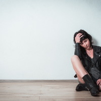 重量のある体に圧倒される快感…。彼の体にのぼせあがった彼女がとった行動は