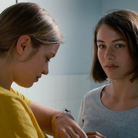 『ガール・アンド・スパイダー』© 2021 Beauvoir Films / Zürcher Film / SRF