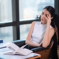 落ち込みやすい人は自分を「過大評価しすぎ」かも⁉ 人材育成のプロが教える、「自信がない」という悩みの正体