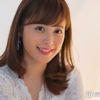 第1子出産の久慈暁子、ピンクベージュのノースリドレス姿披露「エレガントで綺麗」「爽やかで素敵」