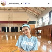 「今日好き」雨宮未苺（みるき）、浜辺に寝そべる白ビキニ姿公開「理想の美ボディ」「また一段と綺麗になってる」と反響