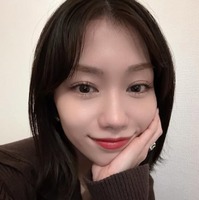 元AKB48メンバー、美脚透けるノースリワンピ姿に反響「黒が大人っぽくて素敵」「腰の位置が高くて神スタイル」