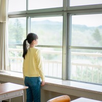 「学校ではひと言も話さない」場面かん黙の子どもが、3カ月で挙手をするまでに変わった。地道に続けた取り組みとは【菊池省三先生インタビュー】