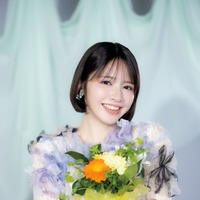 鎮西寿々歌「モデルプレスカウントダウンマガジン vol.13」（東京ニュース通信社刊）写真：野間憲治