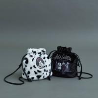ヴィランズ/ショルダーバッグカラー：White/Black　価格：￥4,490
