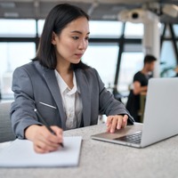 「出世しない社会人」がやりがちな行動とは？ 具体例と理由に迫る