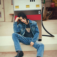 GUESS、Stray Kidsヒョンジンを起用したFall 2026 グローバルキャンペーンを発表。期間限定のワークショップも