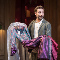 NTLive　『人間嫌い』 Photo © Marc Brenner