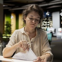 男性がデートで「ああっ、オバサンだ！」と幻滅してしまう40代女性の振る舞いとは