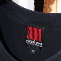 ONE DAY STOREとのコラボ　Tシャツ価格：6,600円（税込）カラー：BLACK