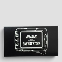 ONE DAY STOREとのコラボ　ステッカー価格：550円（税込）