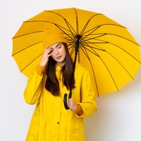 心臓病や脳卒中の引き金にも？「雨の日は不調」を軽く見ないで…天気の変化が体に及ぼす意外な影響を専門医が解説