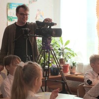『プーチンの愛国教室』© 2025 made in copenhagen Aps, Pink Productions s.r.o.
