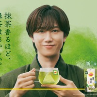 阿部亮平／リプトン新TVCM「抹茶香るほど、緑茶はおいしい」篇より（提供写真）