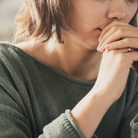 「梅毒、陽性です」。夫以外とは関係がないのに…。夜の接待を「仕事」と言い張る夫を信じた妻の絶望