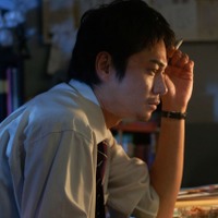 『雨のエトランゼ』©2026「雨のエトランゼ」製作委員会
