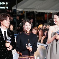浜辺美波、“先輩”長澤まさみとレッドカーペット「どんなイベントよりも緊張しています」