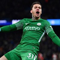 シティGKエデルソン、ギネス記録を樹立！「×××」で70m超え
