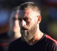 ローマ愛なのか…35歳デ・ロッシ、なんと「給与半減」で残留へ