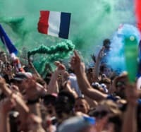 W杯優勝のフランス！パリもすごいことになってた！なんと9万人が狂喜