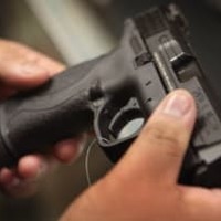 バーで代表戦を見ていた男性、突然射殺される！南アフリカで恐怖の事件