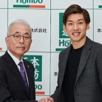 アジア杯で2ゴールの大迫勇也、地元鹿児島で本坊酒造のアンバサダーに！