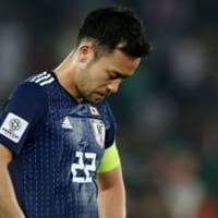 吉田麻也へのPK判定、「史上最もありえないPKのひとつ」と報じられる