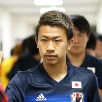 元「右利き」の初瀬亮、米国で「左足」のフリーキックを決める