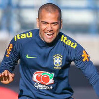 これがブラジル代表キャプテン！D・アウヴェス、子供にやさしすぎだった
