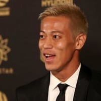 本田圭佑、店員に「日本人は神」と言われる！その理由は