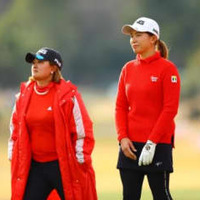 渋野日向子と鈴木愛の2番手争いはいつから再開するのか…（撮影：村上航)