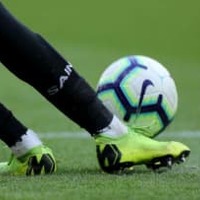 なぜこうなった…「GKのキックをGKが見送る」謎ゴールがこれ